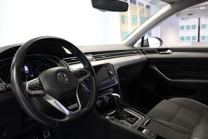 Volkswagen Passat bild 8