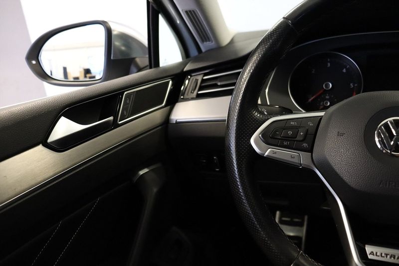 Volkswagen Passat bild 9