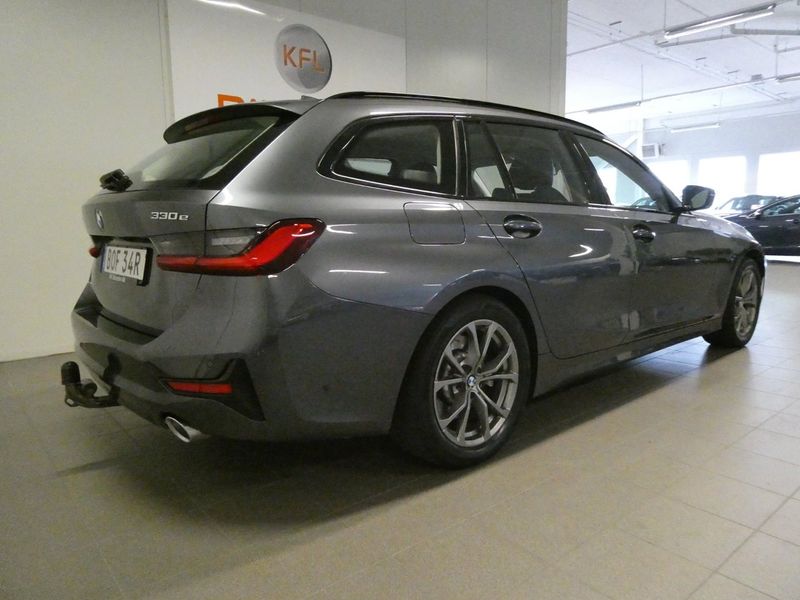 BMW 330 bild 6