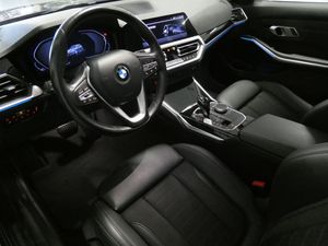 BMW 330 bild 12