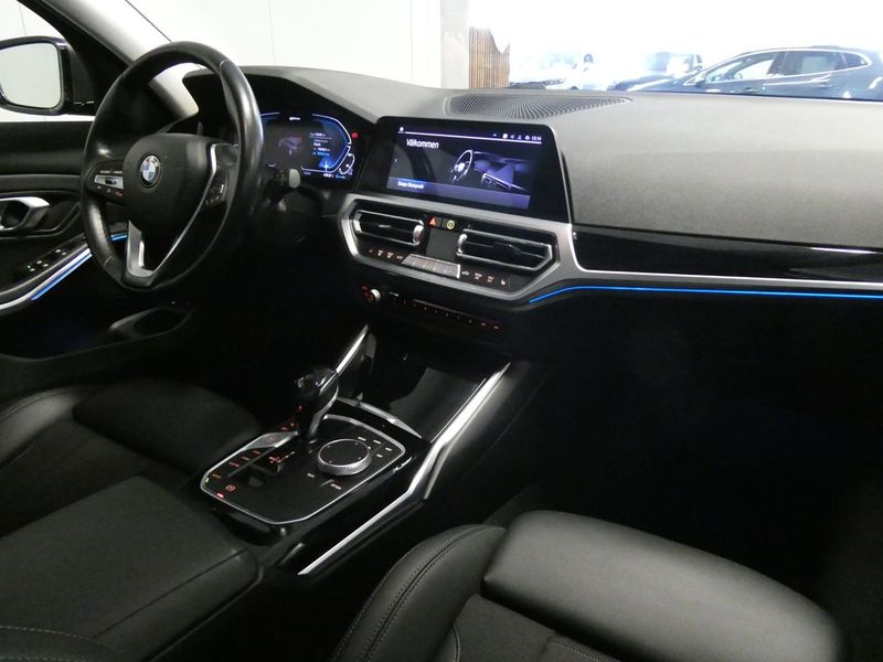 BMW 330 bild 13