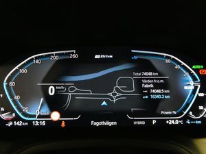 BMW 330 bild 16