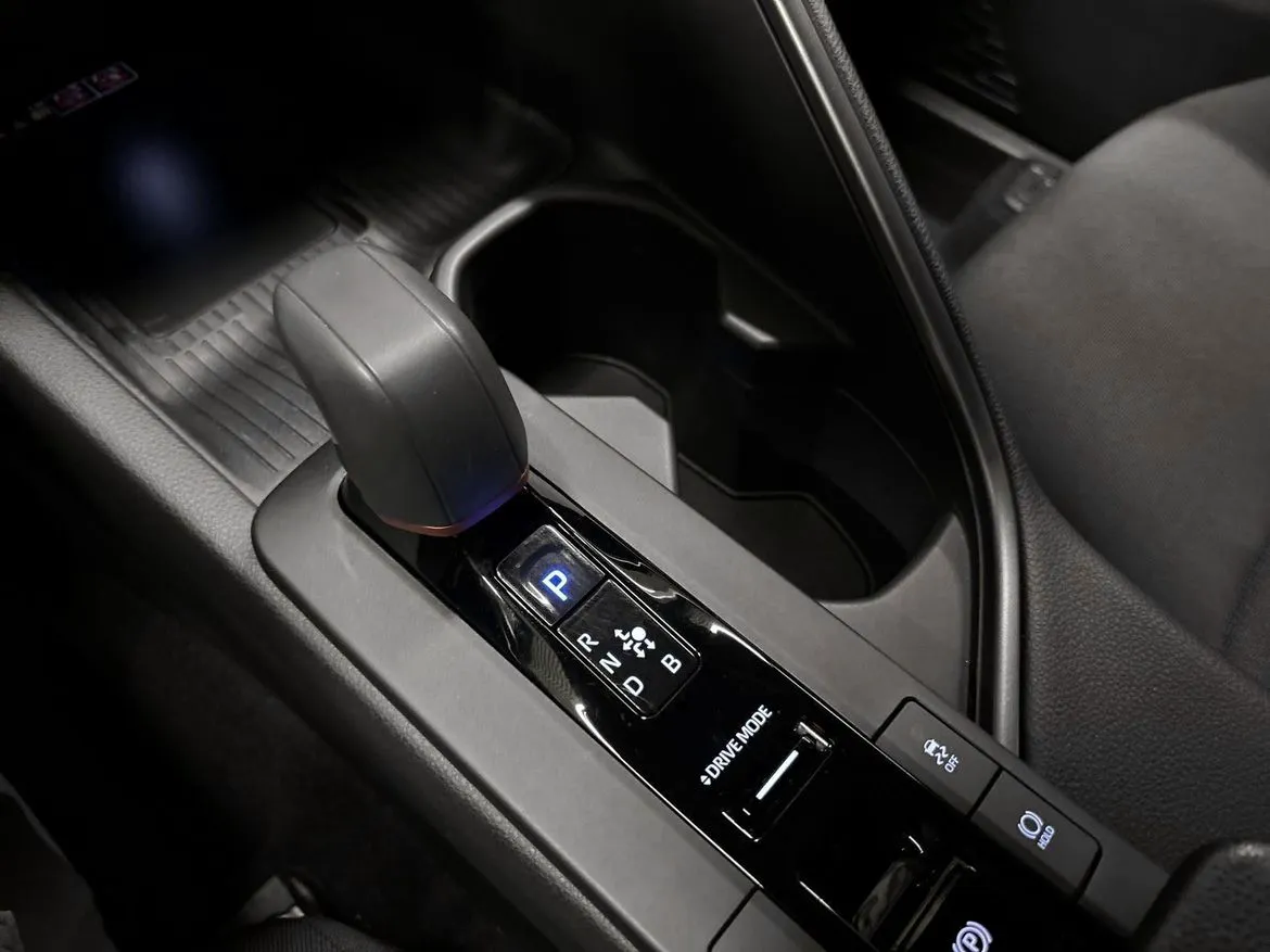 Vehicle image 16
