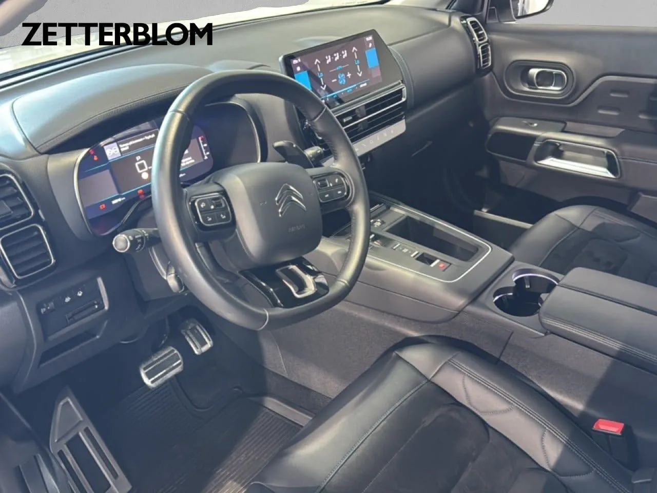 Vehicle image 7