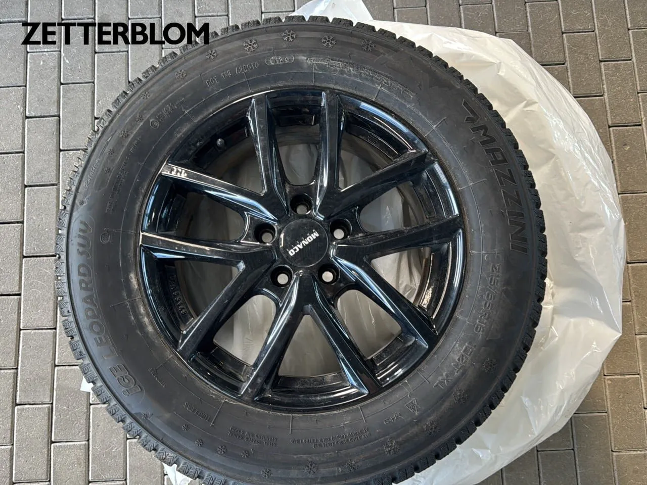 Vehicle image 14