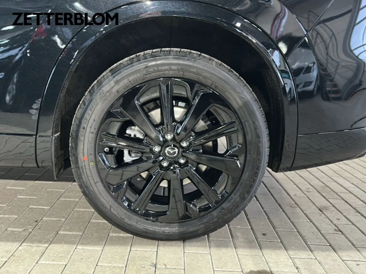 Vehicle image 11