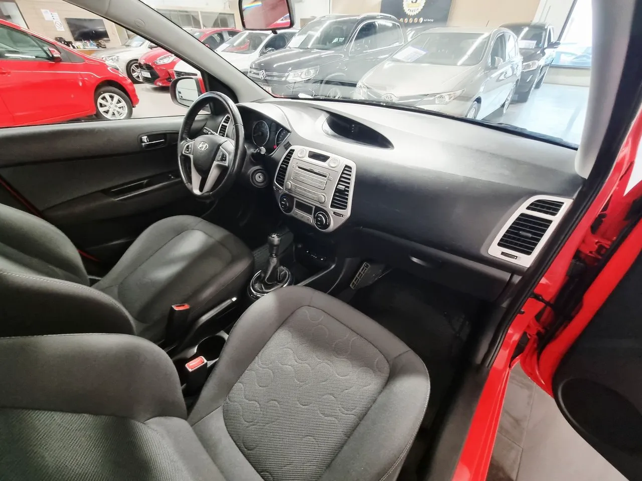 Vehicle image 14