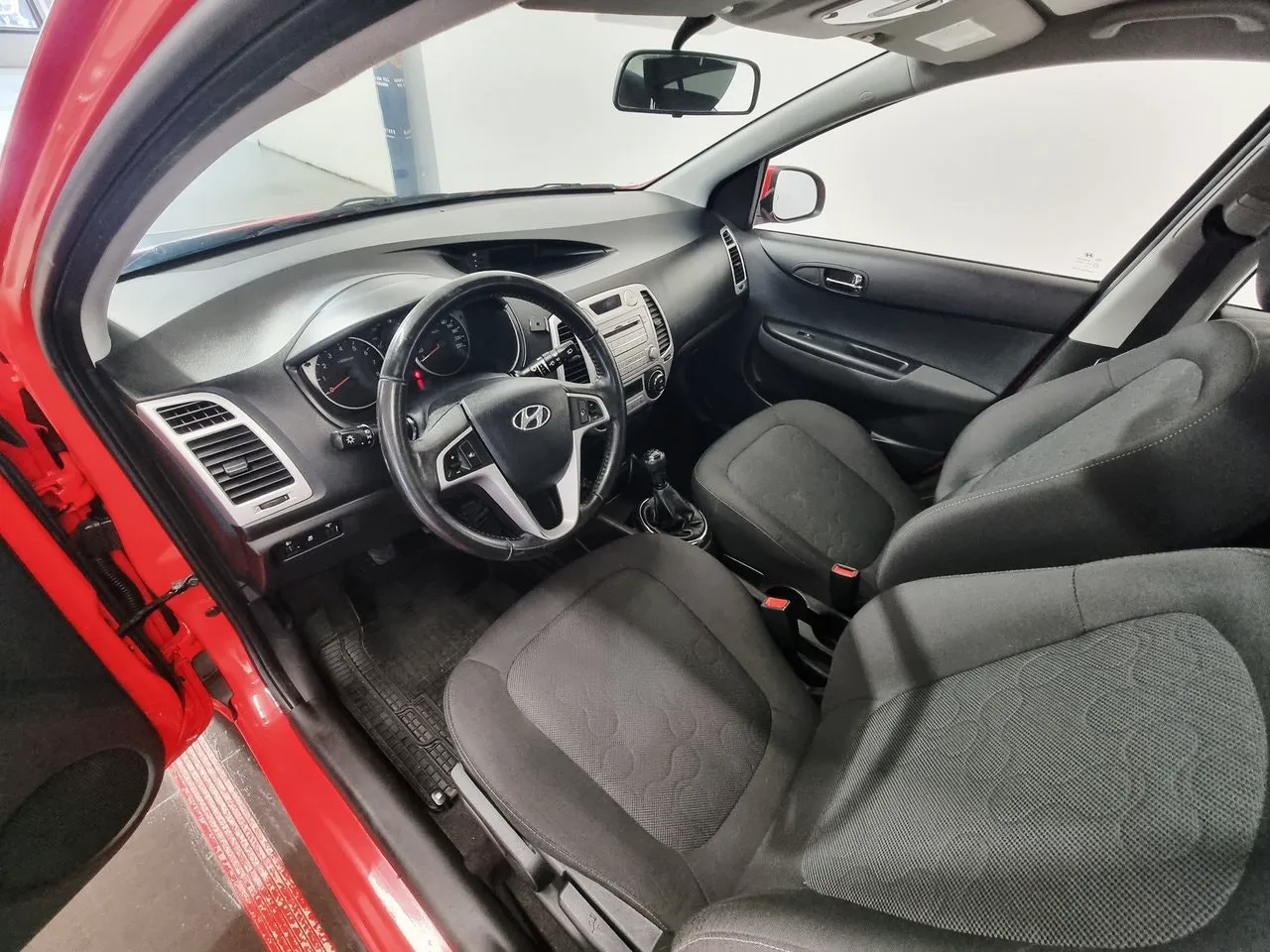 Vehicle image 6
