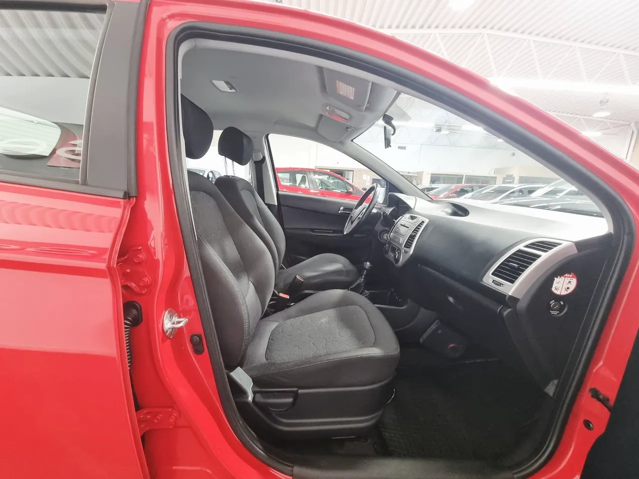 Vehicle image 13