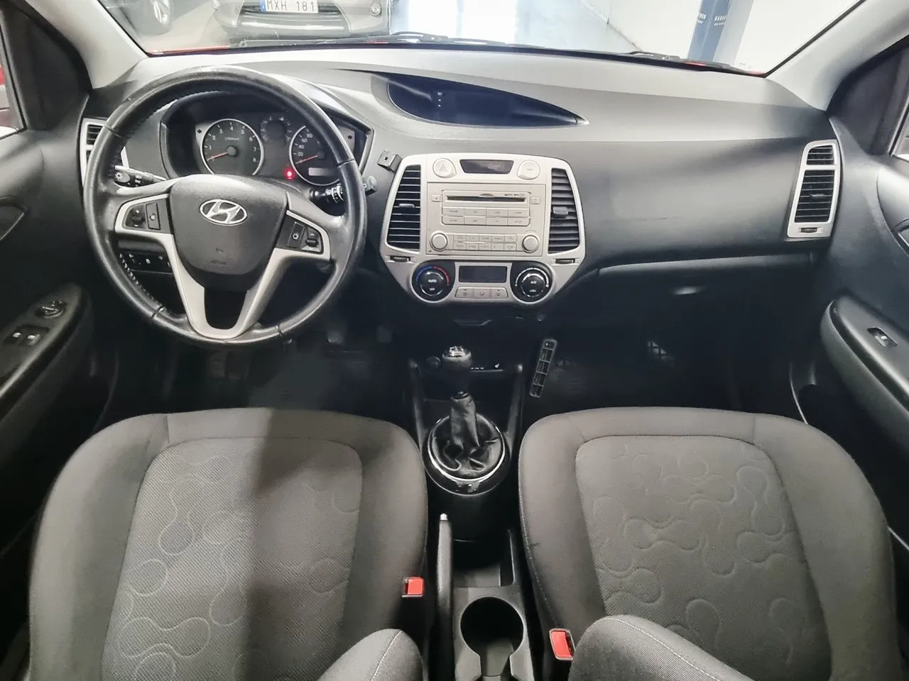 Vehicle image 10