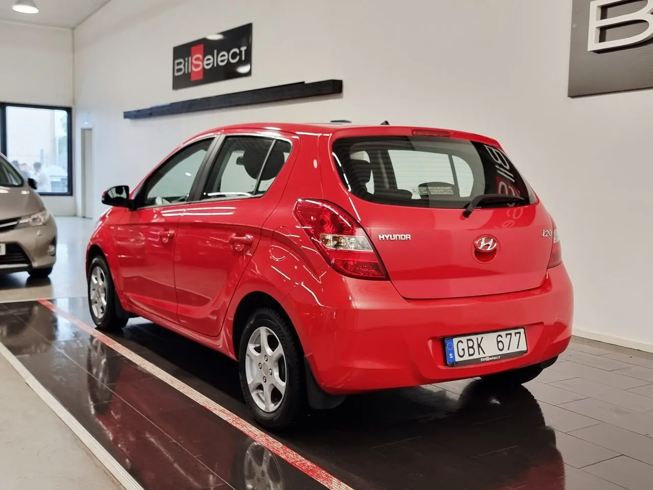 Vehicle image 11