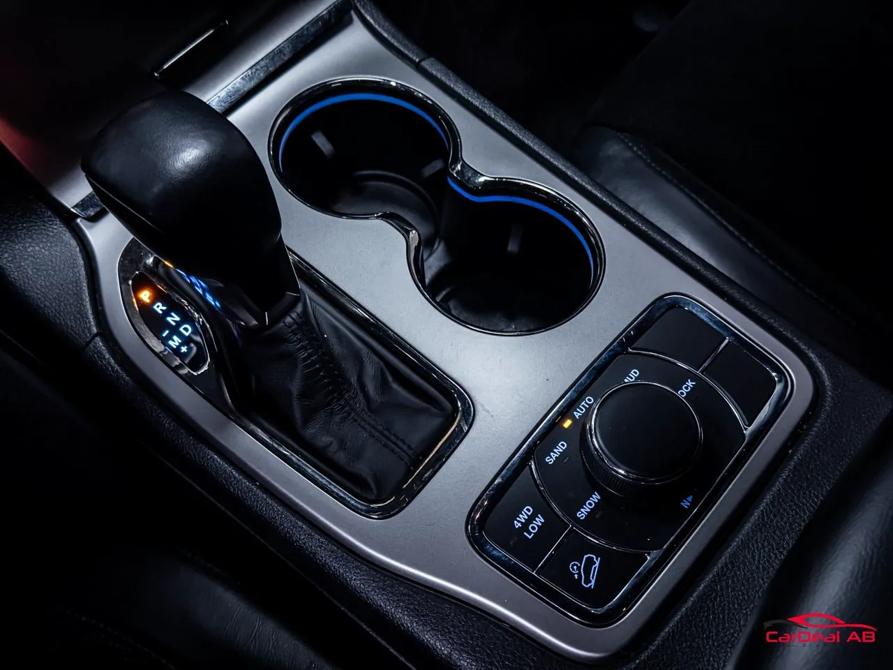 Vehicle image 32