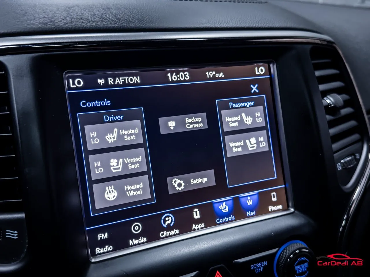 Vehicle image 30