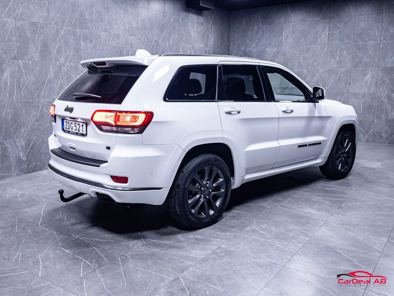 Vehicle image 6