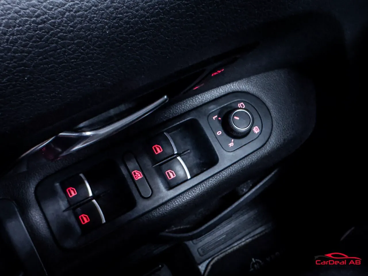Vehicle image 30