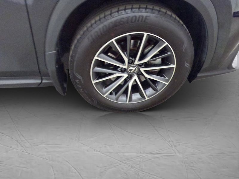 Lexus NX bild 37