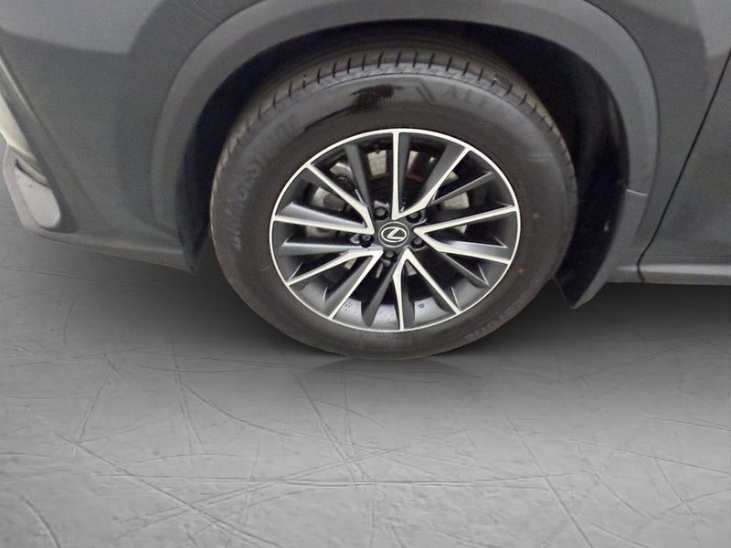 Lexus NX bild 34