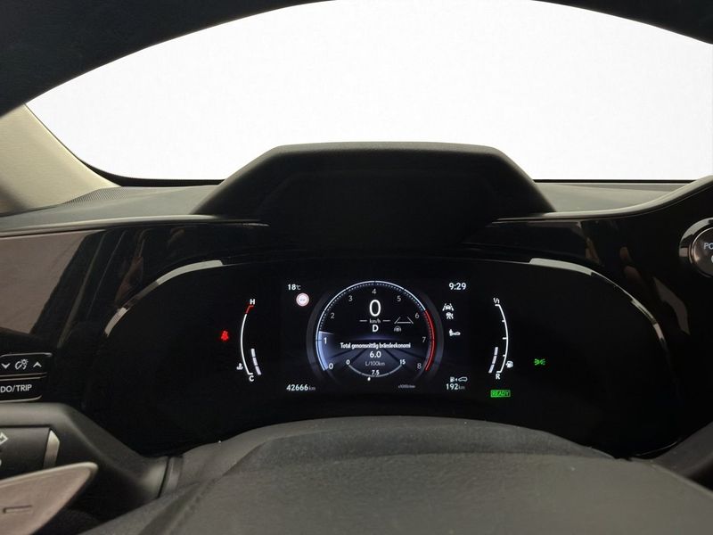 Lexus NX bild 17