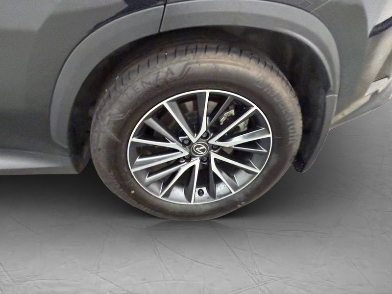 Lexus NX bild 35