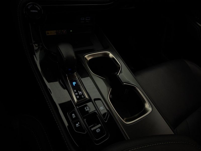 Lexus NX bild 19