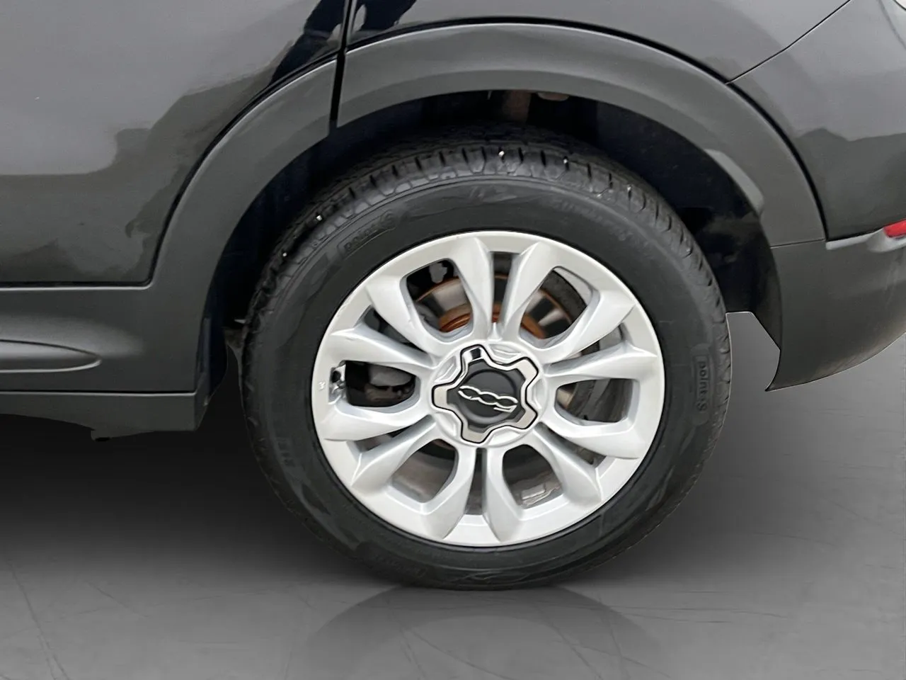 Vehicle image 21