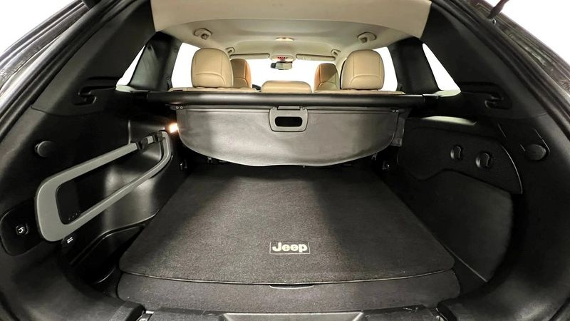 Jeep Cherokee bild 13
