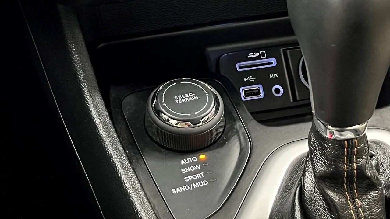 Vehicle image 21