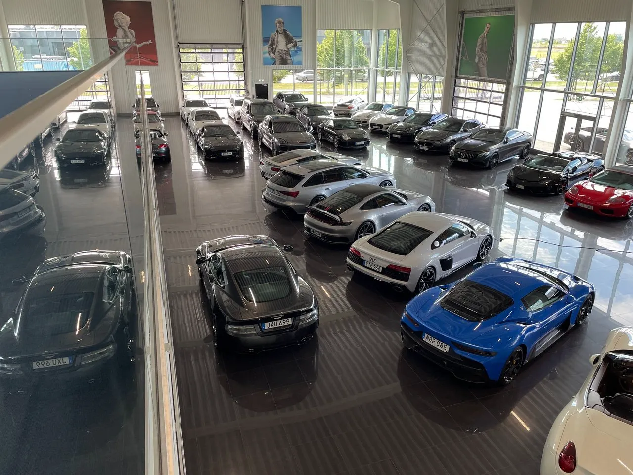 Vehicle image 6