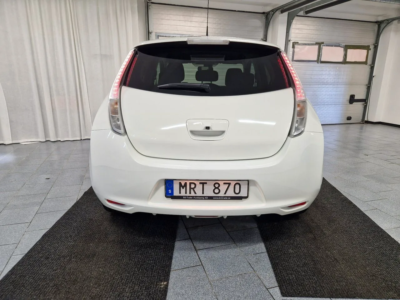 Vehicle image 8