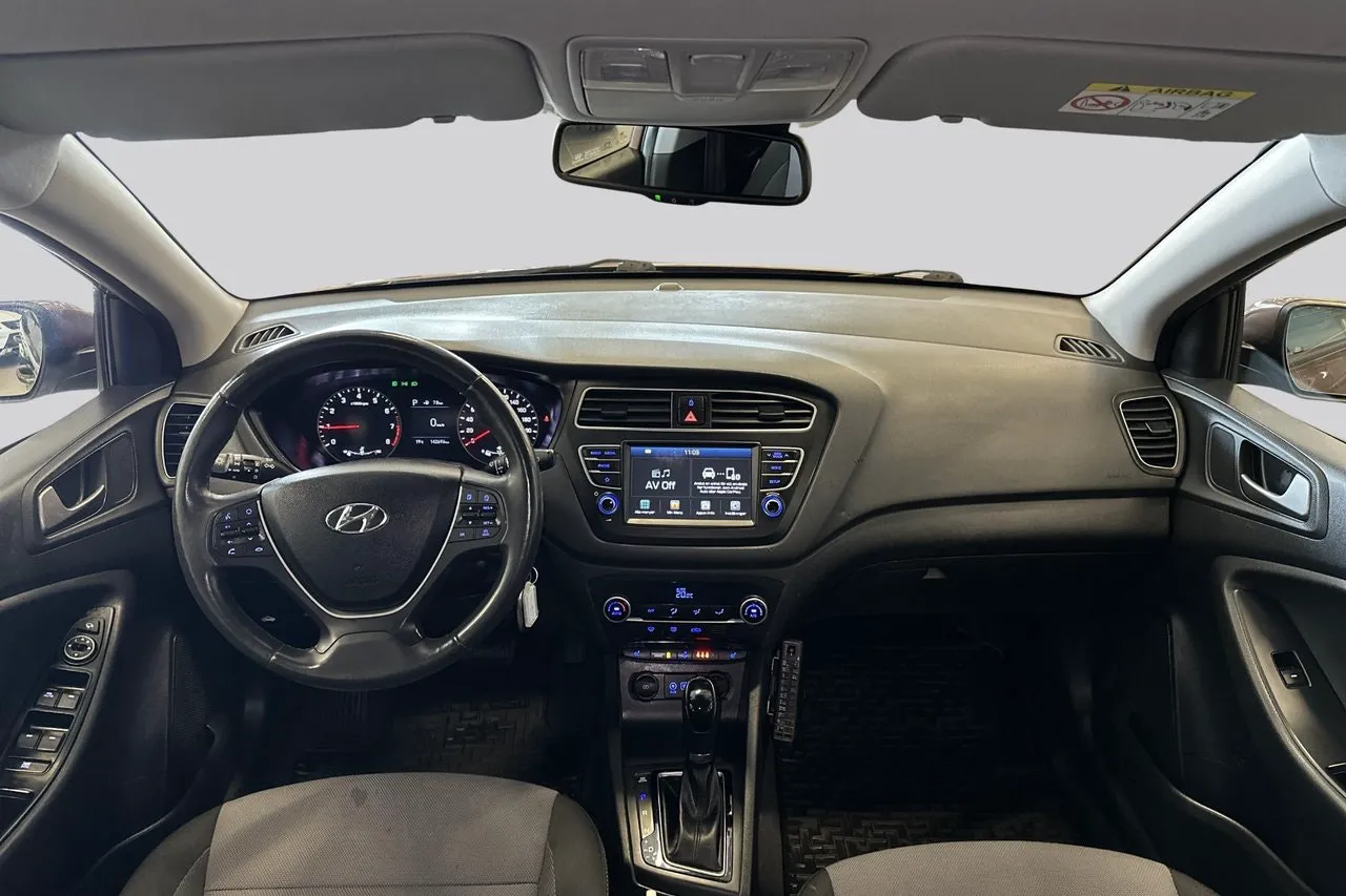 Vehicle image 6