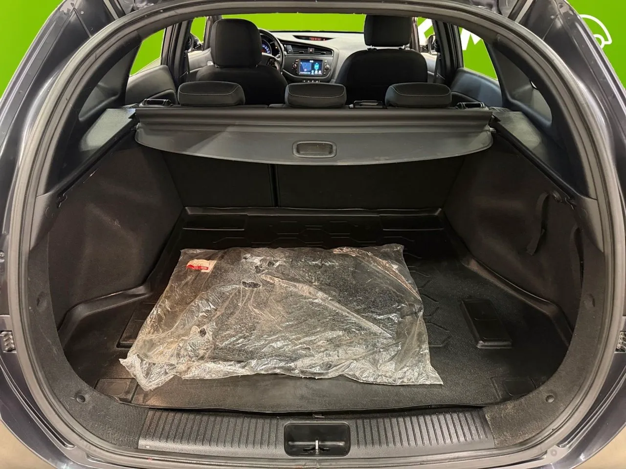 Vehicle image 14