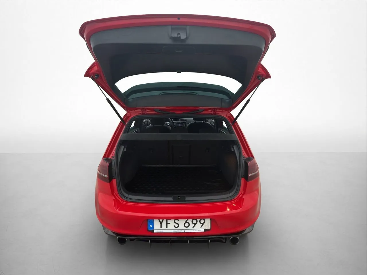 Vehicle image 16