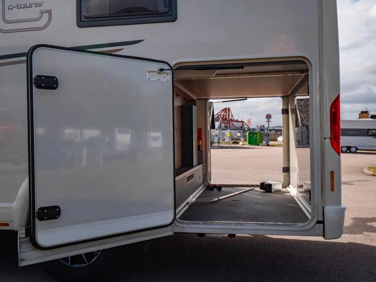 Vehicle image 22