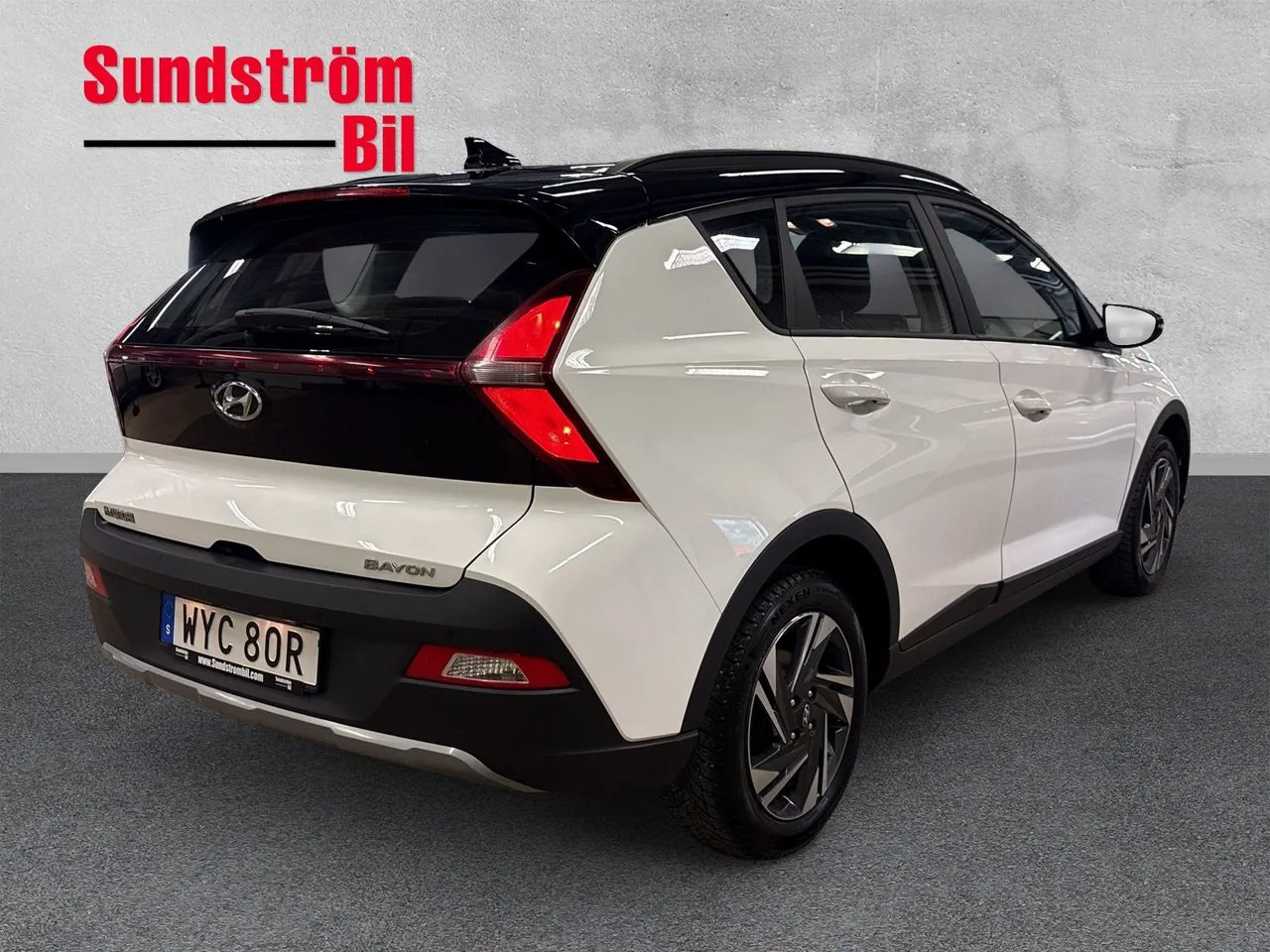 Vehicle image 6