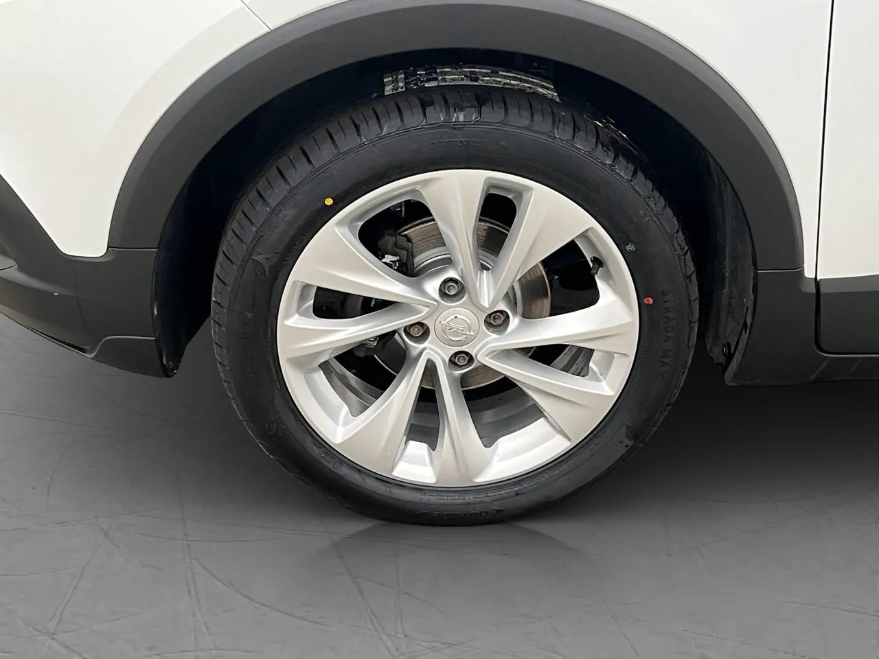 Vehicle image 24