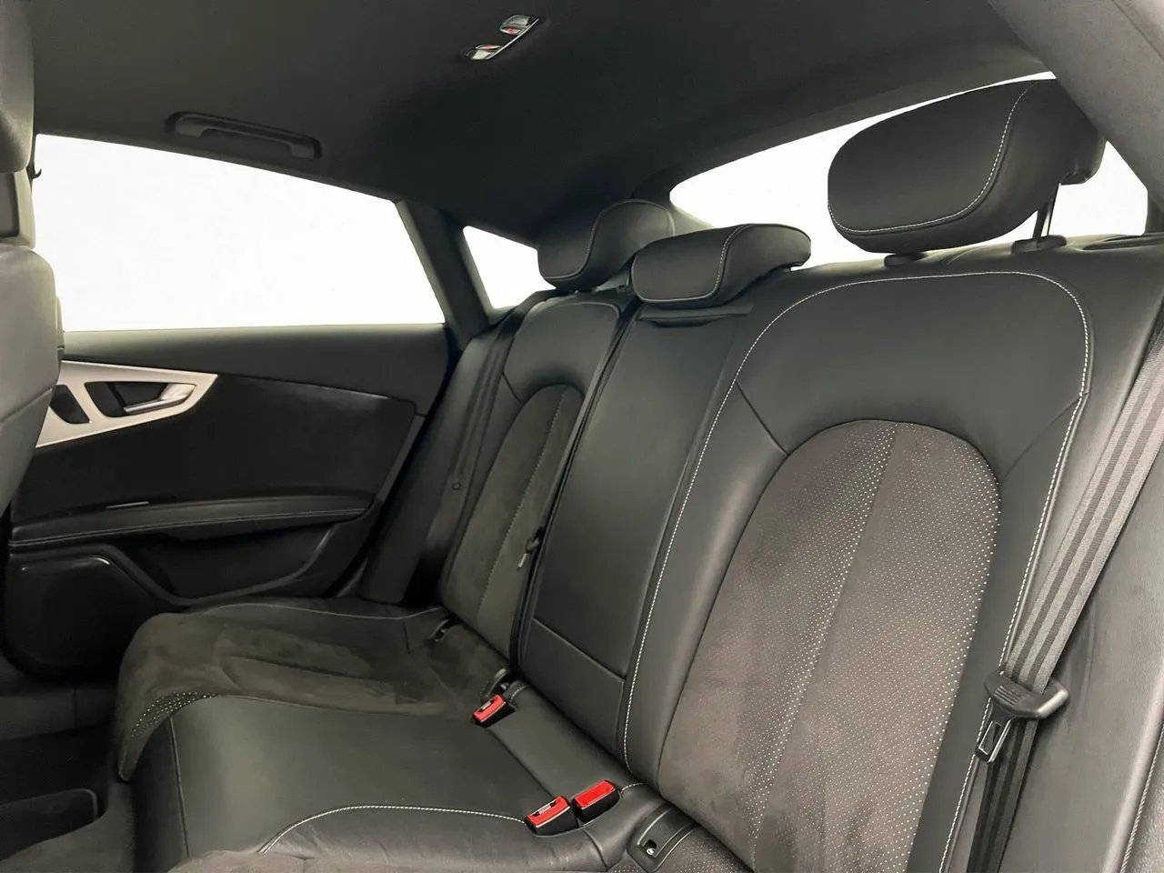 Vehicle image 31