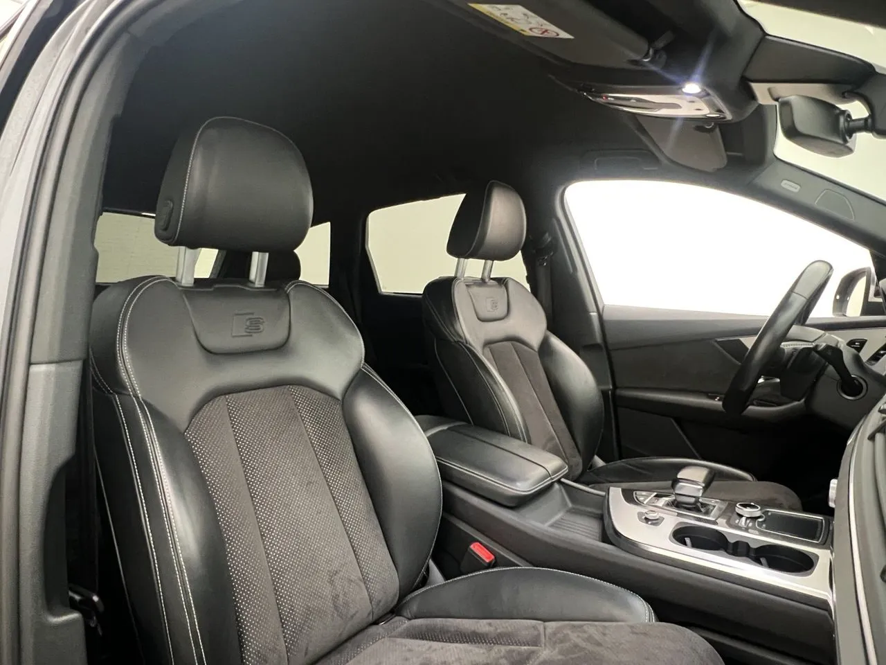 Vehicle image 21