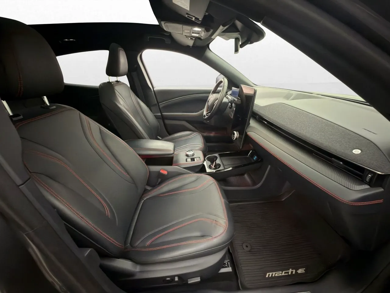 Vehicle image 16