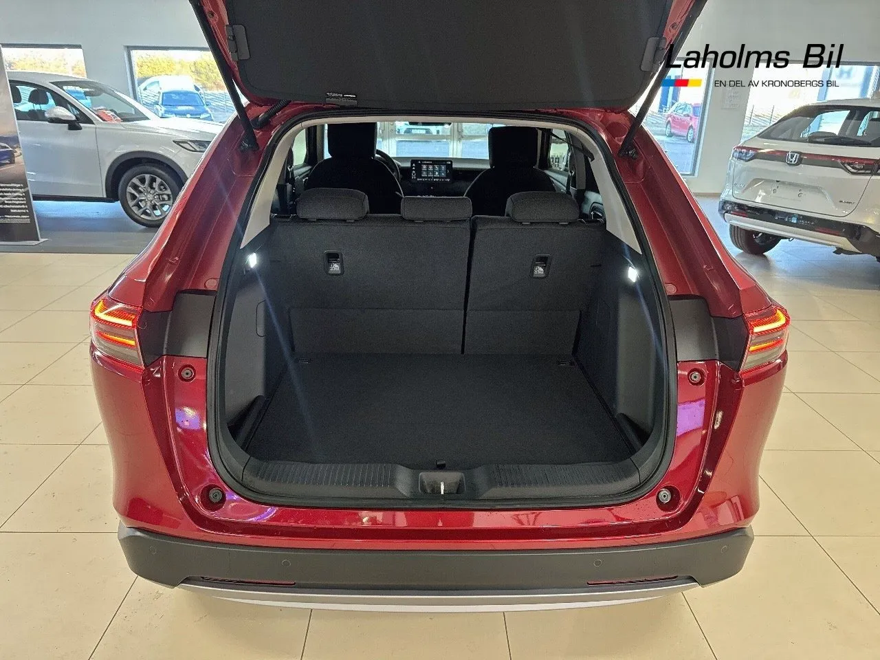 Vehicle image 6
