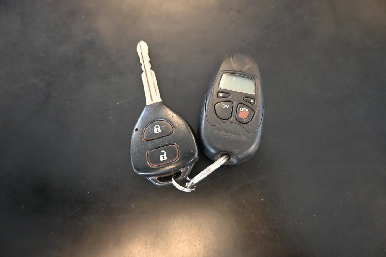 Vehicle image 18