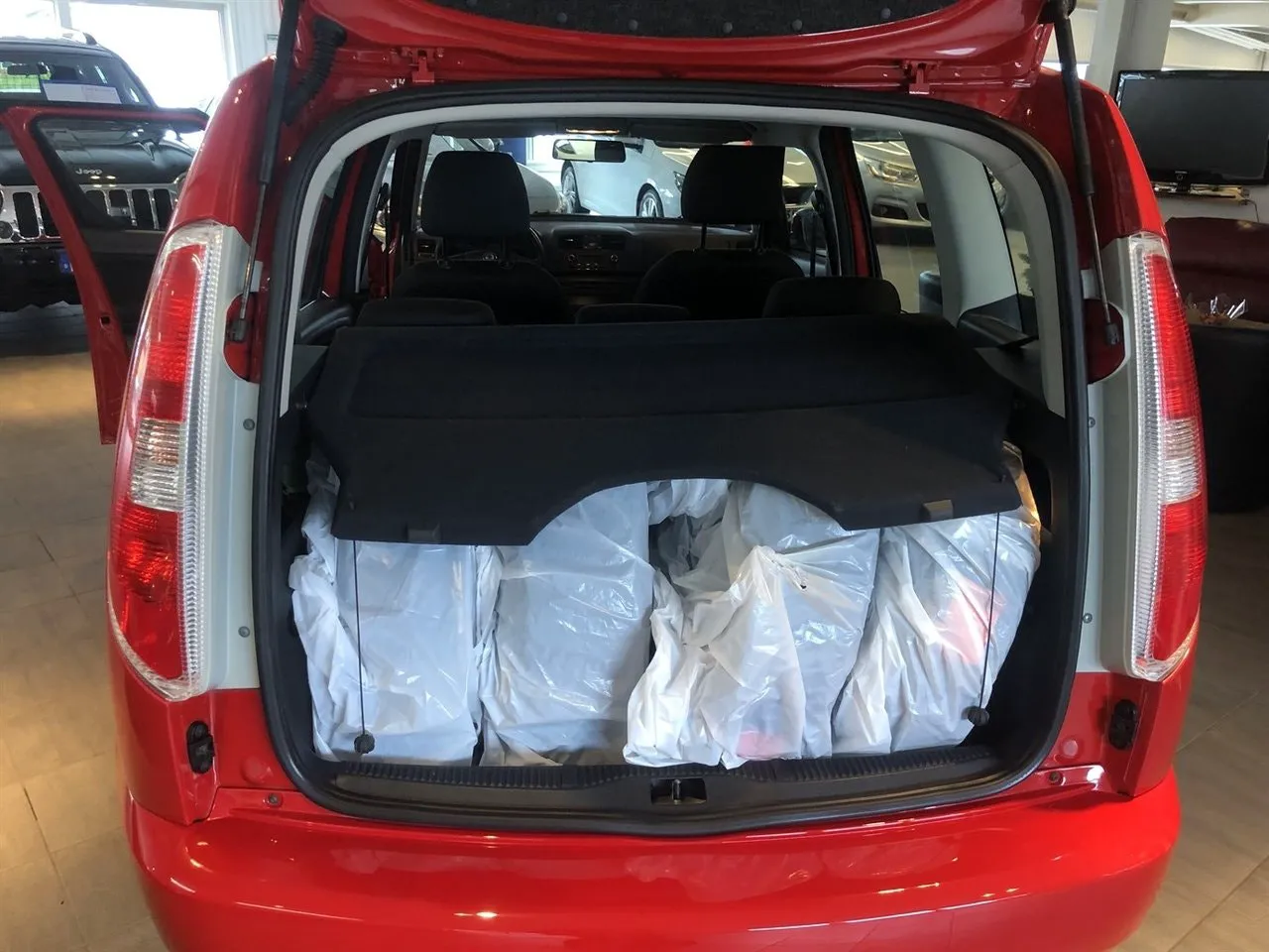 Vehicle image 8