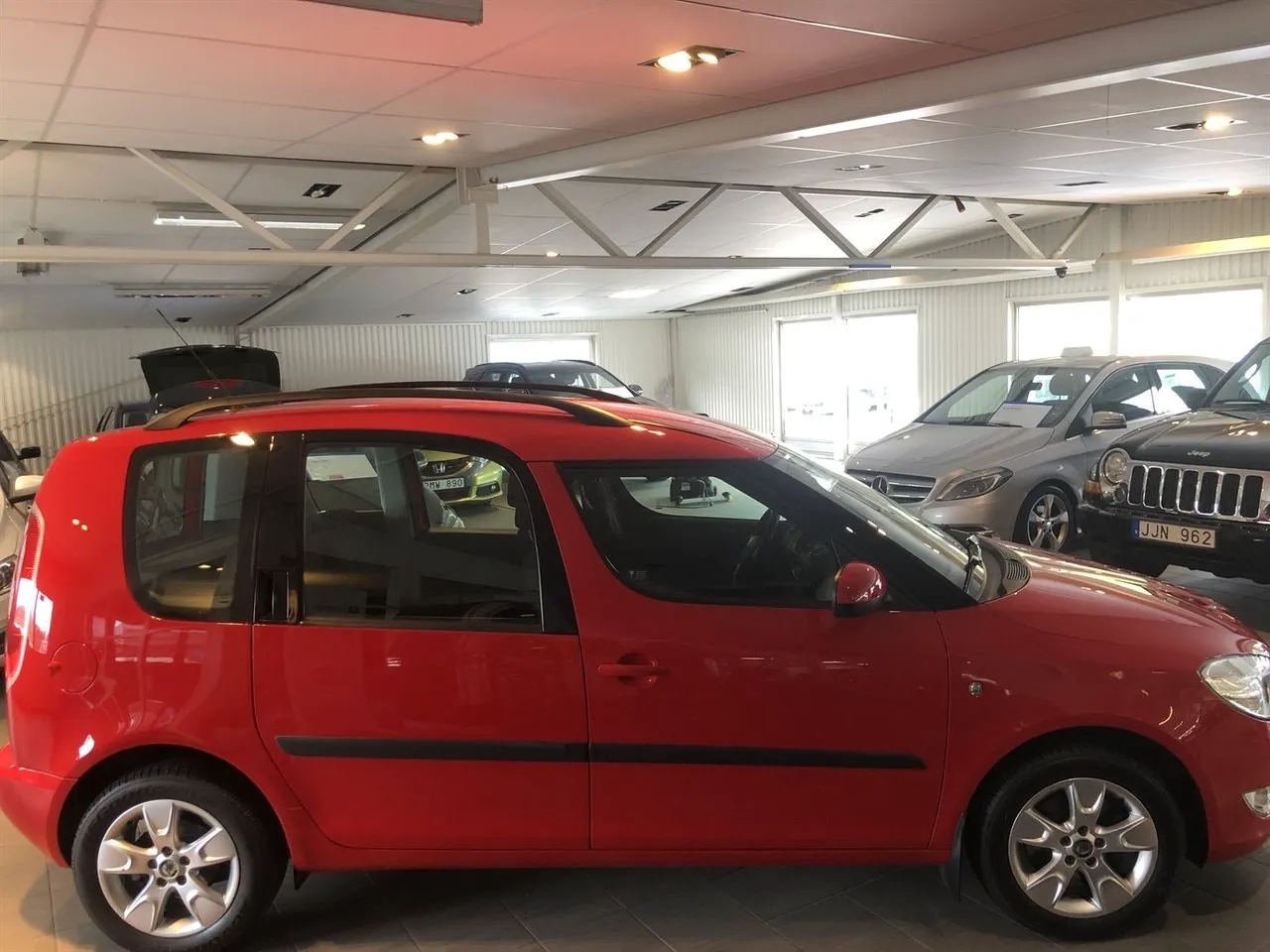 Vehicle image 3