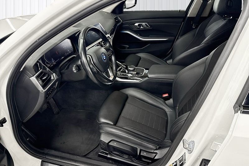 BMW 330 bild 10