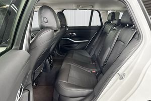 BMW 330 bild 11