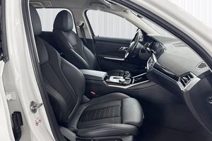 BMW 330 bild 12