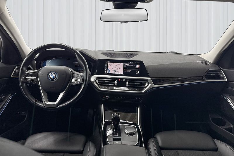 BMW 330 bild 13