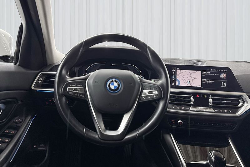 BMW 330 bild 16