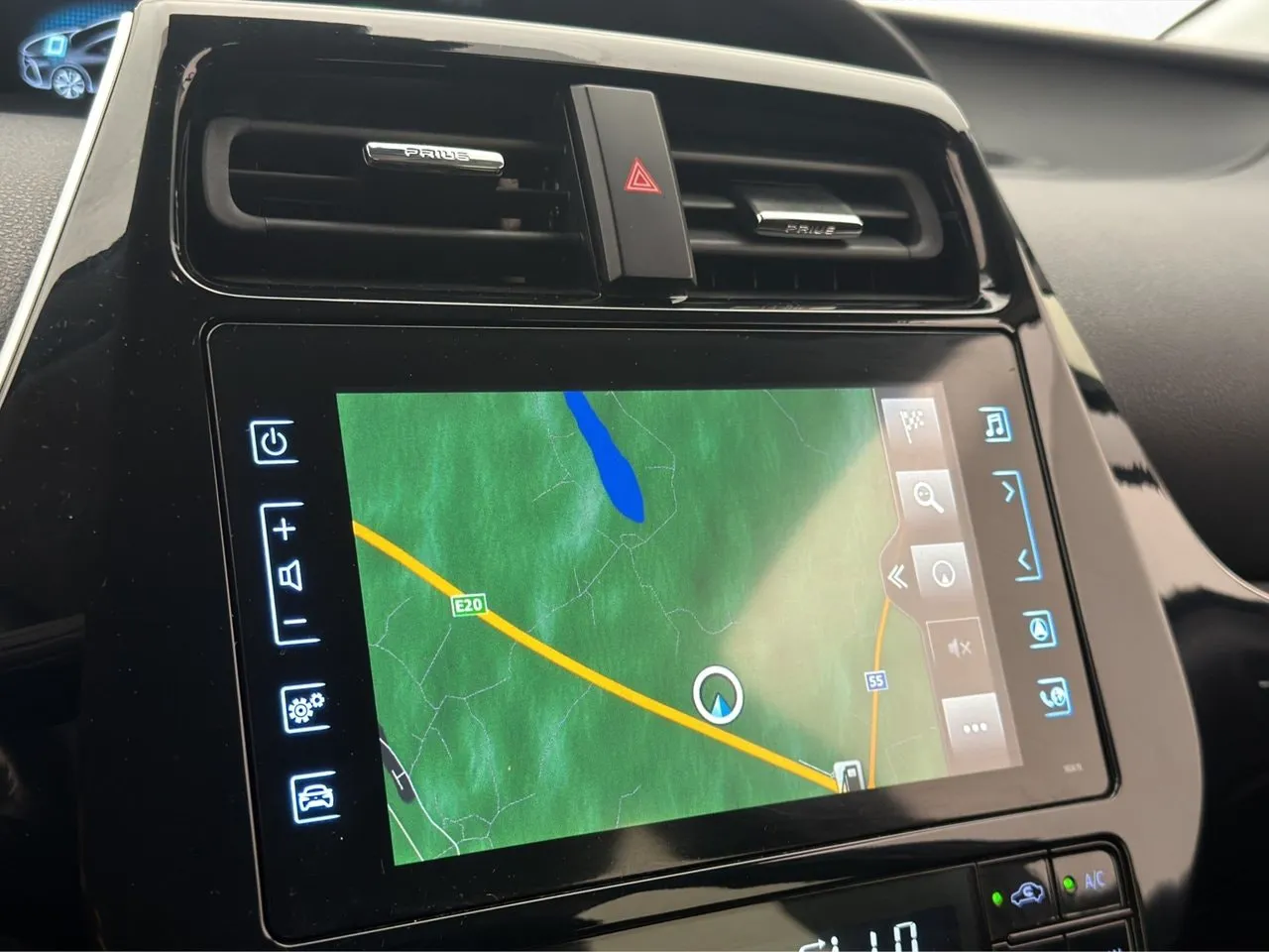 Vehicle image 18