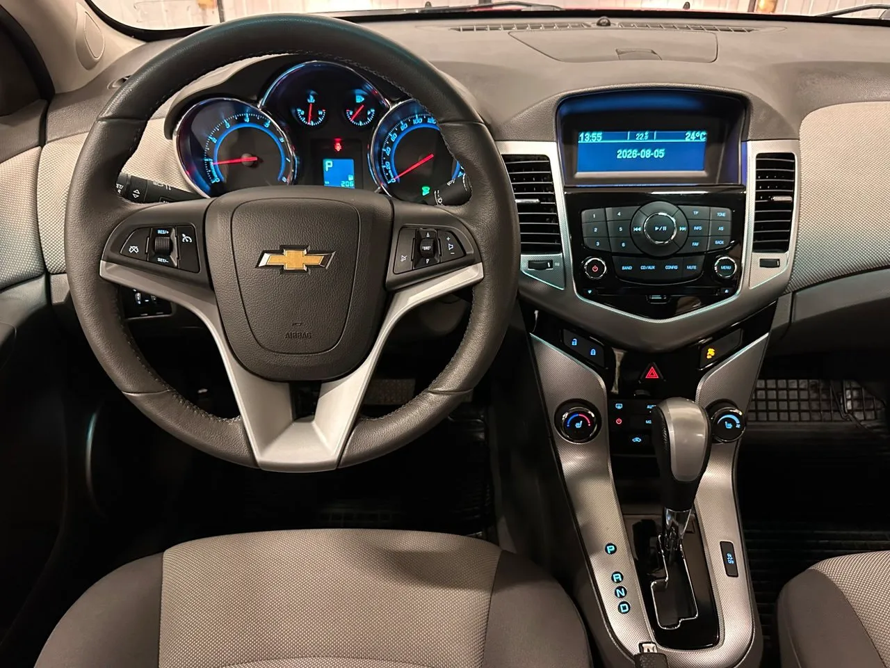 Vehicle image 15
