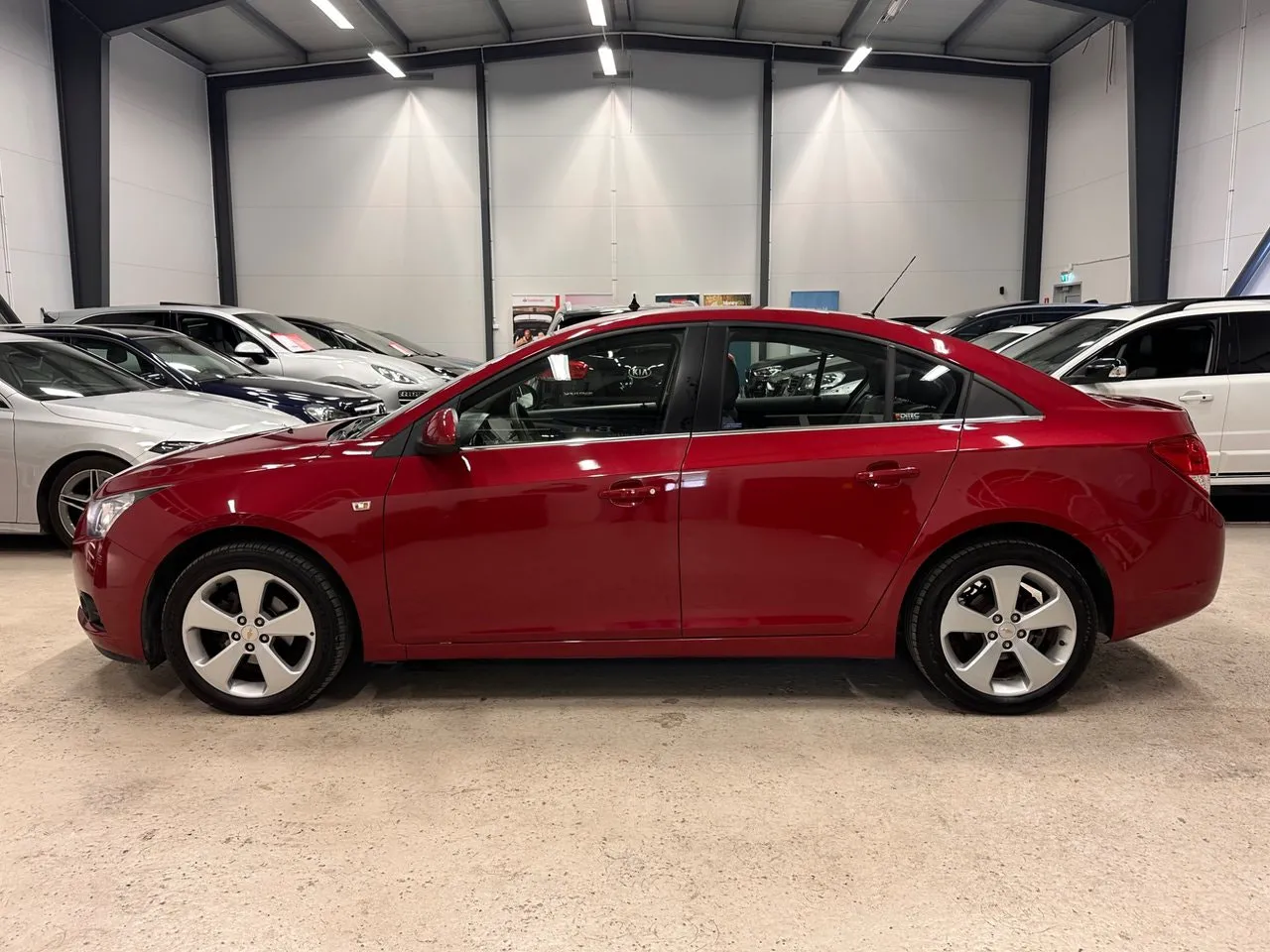 Vehicle image 4